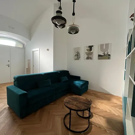 Loft Lägenhet *
